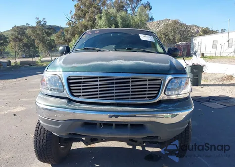 1999 Ford Expedition Eddie Bauer/Xlt z USA, uszkodzony, nr VIN 1FMPU18L4XLB18807